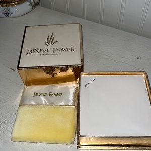 Vintage new Shulton Desert Flower dusting powder 7 oz